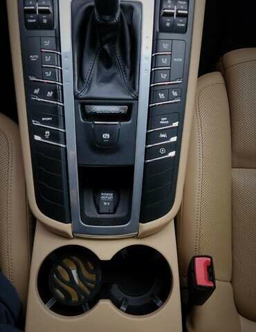 Порше Масан 2018 в Киеве на Automoto.ua Черный Порше Масан, объемом двигателя 1.98 л и пробегом 80 тыс. км за 33000 $, фото 16 на Automoto.ua