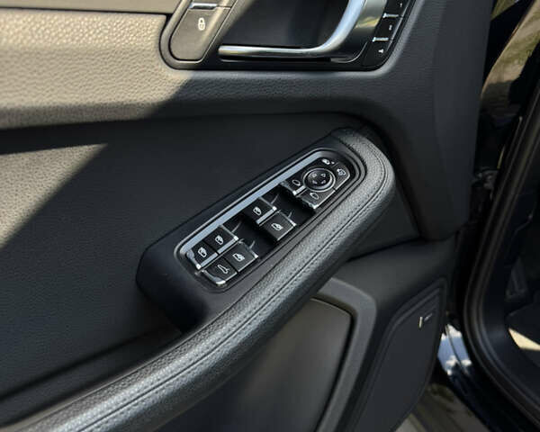 Черный Порше Масан, объемом двигателя 1.98 л и пробегом 56 тыс. км за 40000 $, фото 21 на Automoto.ua