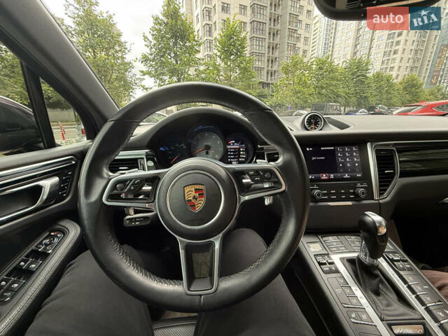Черный Порше Масан, объемом двигателя 3 л и пробегом 46 тыс. км за 34850 $, фото 5 на Automoto.ua