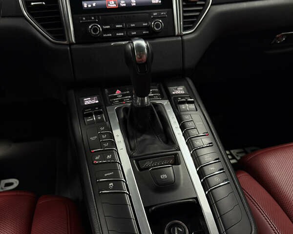 Чорний Порше Масан, об'ємом двигуна 1.98 л та пробігом 66 тис. км за 34500 $, фото 25 на Automoto.ua