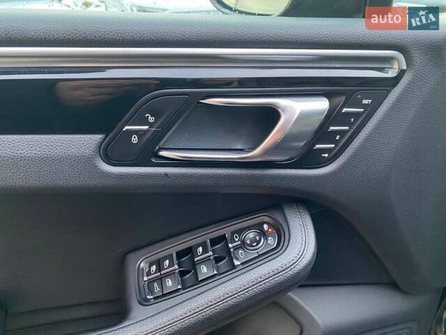 Чорний Порше Масан, об'ємом двигуна 2 л та пробігом 147 тис. км за 27400 $, фото 11 на Automoto.ua