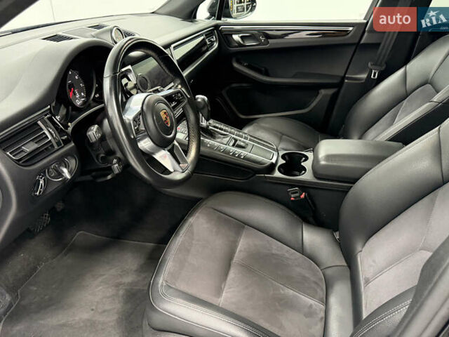 Порше Масан 2019 у Одесі на Automoto.ua Чорний Порше Масан, об'ємом двигуна 3 л та пробігом 89 тис. км за 39000 $, фото 24 на Automoto.ua