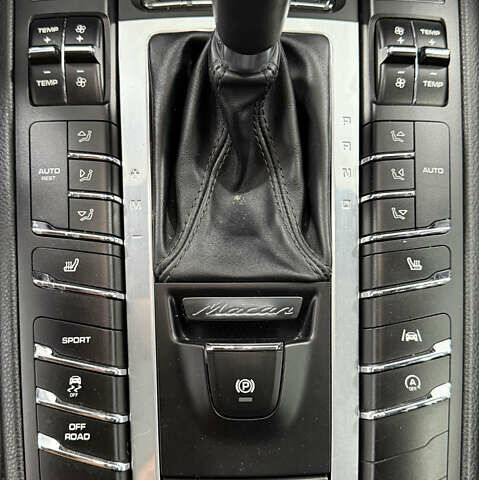 Порше Масан 2019 у Одесі на Automoto.ua Чорний Порше Масан, об'ємом двигуна 3 л та пробігом 89 тис. км за 39000 $, фото 28 на Automoto.ua