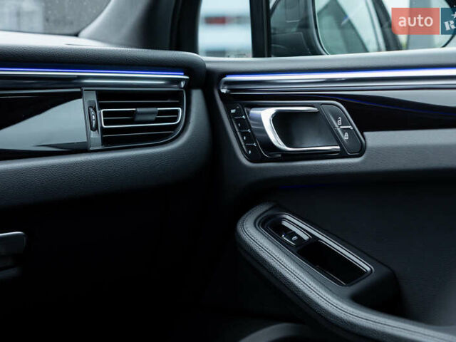 Порше Масан 2019 у Києві на Automoto.ua Чорний Порше Масан, об'ємом двигуна 3 л та пробігом 99 тис. км за 55000 $, фото 21 на Automoto.ua