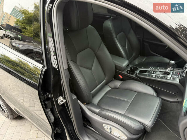 Черный Порше Масан, объемом двигателя 1.98 л и пробегом 70 тыс. км за 47990 $, фото 33 на Automoto.ua