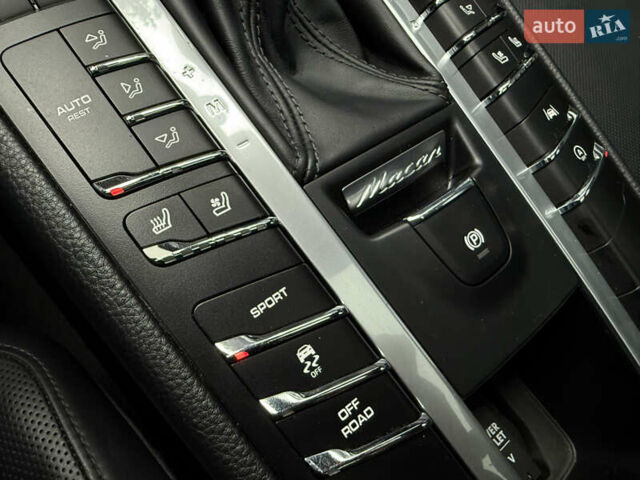 Черный Порше Масан, объемом двигателя 1.98 л и пробегом 70 тыс. км за 47990 $, фото 24 на Automoto.ua