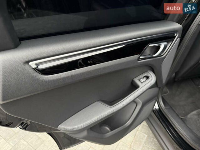 Черный Порше Масан, объемом двигателя 1.98 л и пробегом 70 тыс. км за 47990 $, фото 39 на Automoto.ua