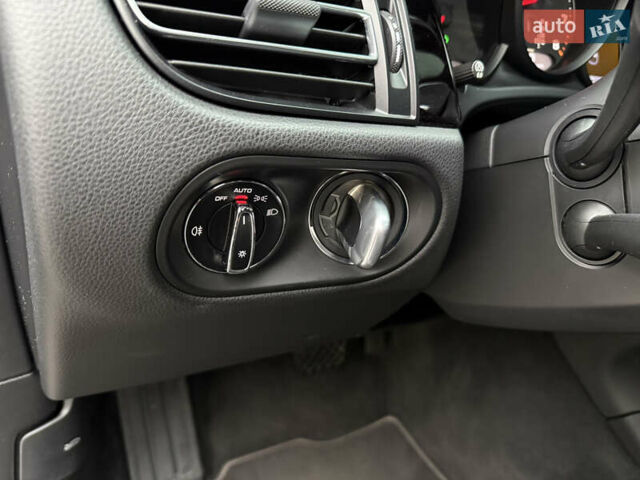 Черный Порше Масан, объемом двигателя 1.98 л и пробегом 70 тыс. км за 47990 $, фото 26 на Automoto.ua