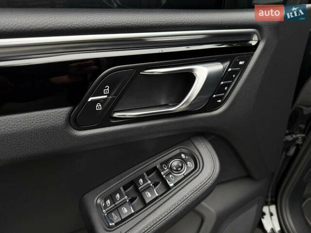 Черный Порше Масан, объемом двигателя 1.98 л и пробегом 70 тыс. км за 47990 $, фото 27 на Automoto.ua