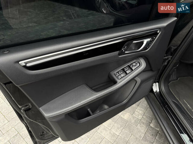 Черный Порше Масан, объемом двигателя 1.98 л и пробегом 70 тыс. км за 47990 $, фото 28 на Automoto.ua