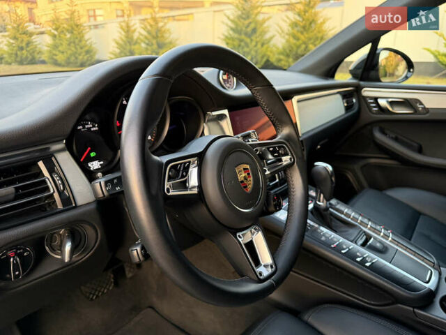 Черный Порше Масан, объемом двигателя 2 л и пробегом 12 тыс. км за 65999 $, фото 31 на Automoto.ua