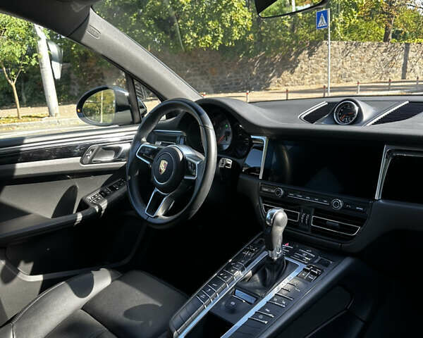 Черный Порше Масан, объемом двигателя 3 л и пробегом 44 тыс. км за 59000 $, фото 15 на Automoto.ua