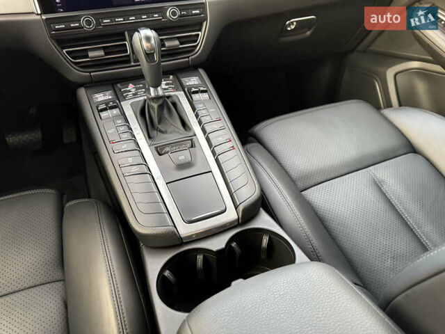 Черный Порше Масан, объемом двигателя 2 л и пробегом 12 тыс. км за 65999 $, фото 38 на Automoto.ua