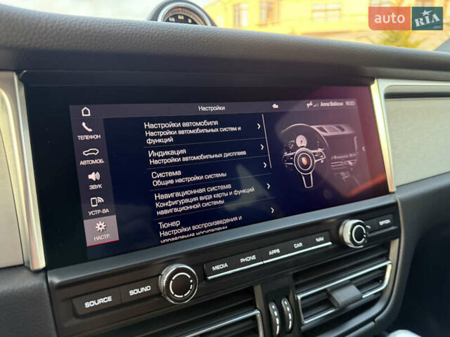 Черный Порше Масан, объемом двигателя 2 л и пробегом 12 тыс. км за 65999 $, фото 72 на Automoto.ua