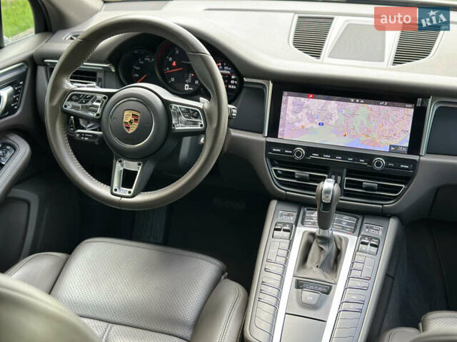 Чорний Порше Масан, об'ємом двигуна 2 л та пробігом 40 тис. км за 54900 $, фото 6 на Automoto.ua