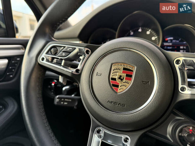 Черный Порше Масан, объемом двигателя 2 л и пробегом 12 тыс. км за 65999 $, фото 42 на Automoto.ua