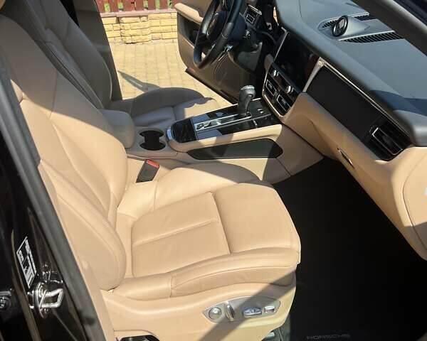 Черный Порше Масан, объемом двигателя 1.98 л и пробегом 36 тыс. км за 59800 $, фото 9 на Automoto.ua