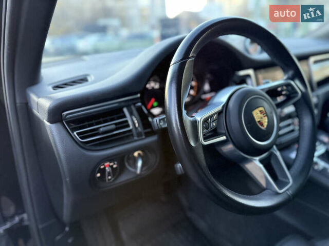 Черный Порше Масан, объемом двигателя 1.98 л и пробегом 45 тыс. км за 49900 $, фото 18 на Automoto.ua