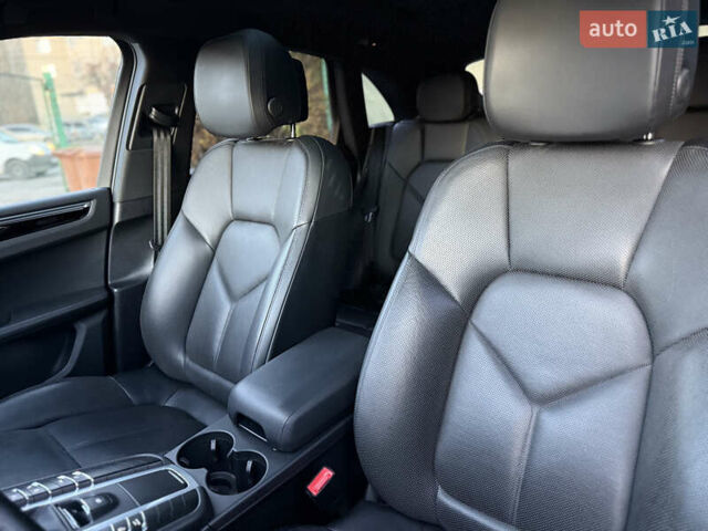 Черный Порше Масан, объемом двигателя 1.98 л и пробегом 45 тыс. км за 49900 $, фото 21 на Automoto.ua