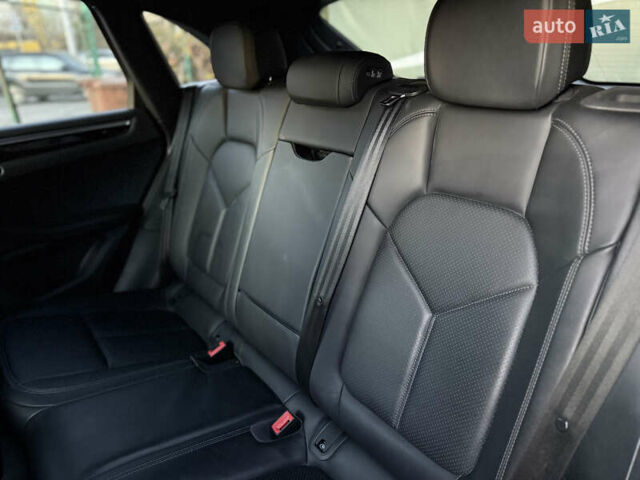 Черный Порше Масан, объемом двигателя 1.98 л и пробегом 45 тыс. км за 49900 $, фото 26 на Automoto.ua