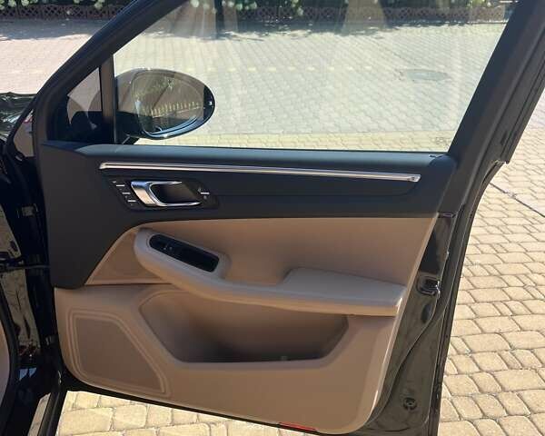 Черный Порше Масан, объемом двигателя 1.98 л и пробегом 36 тыс. км за 59800 $, фото 13 на Automoto.ua