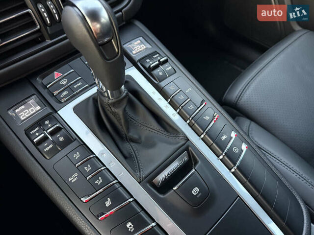 Черный Порше Масан, объемом двигателя 2 л и пробегом 12 тыс. км за 65999 $, фото 48 на Automoto.ua