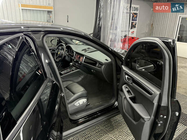 Черный Порше Масан, объемом двигателя 1.98 л и пробегом 9 тыс. км за 62000 $, фото 5 на Automoto.ua