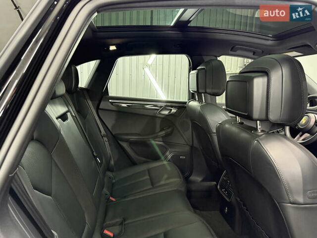 Черный Порше Масан, объемом двигателя 1.98 л и пробегом 9 тыс. км за 62000 $, фото 9 на Automoto.ua