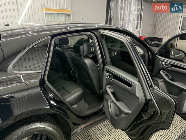 Черный Порше Масан, объемом двигателя 1.98 л и пробегом 9 тыс. км за 62000 $, фото 6 на Automoto.ua