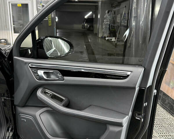 Черный Порше Масан, объемом двигателя 1.98 л и пробегом 9 тыс. км за 62000 $, фото 13 на Automoto.ua