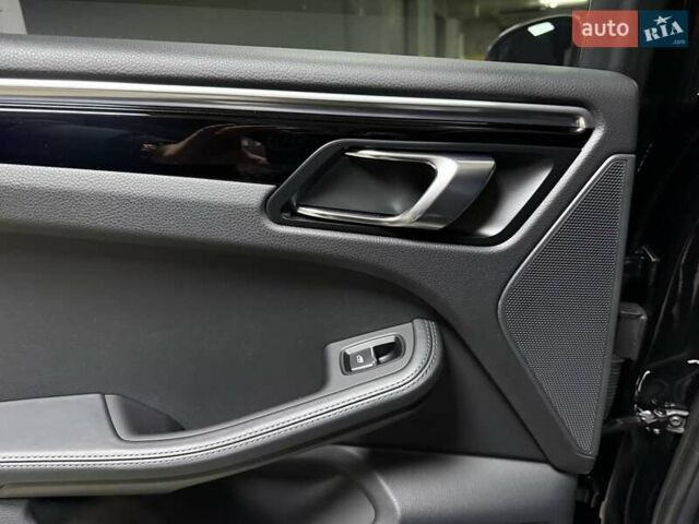 Черный Порше Масан, объемом двигателя 1.98 л и пробегом 23 тыс. км за 67500 $, фото 53 на Automoto.ua