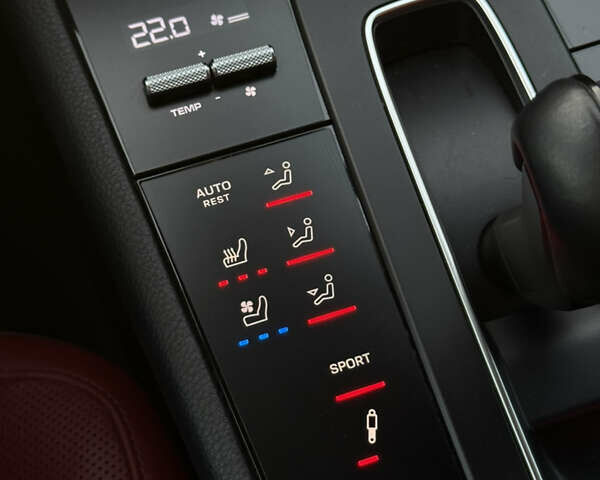 Порше Масан 2023 у Рівному на Automoto.ua Чорний Порше Масан, об'ємом двигуна 2.89 л та пробігом 74 тис. км за 65000 $, фото 10 на Automoto.ua