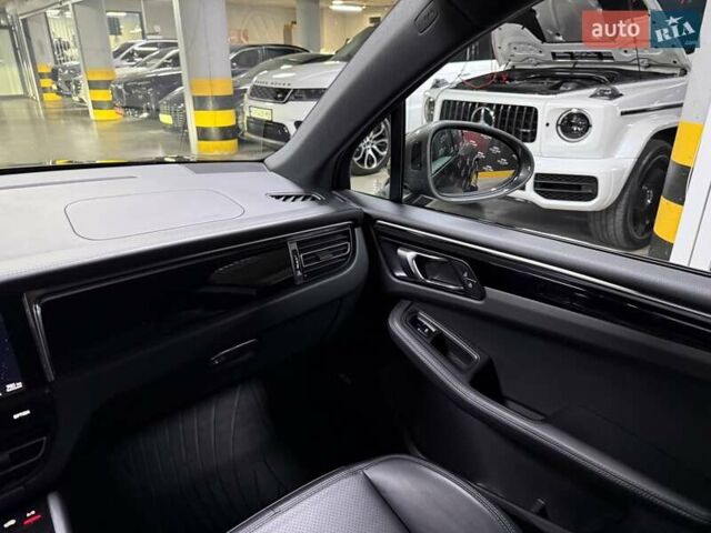 Черный Порше Масан, объемом двигателя 1.98 л и пробегом 23 тыс. км за 67500 $, фото 70 на Automoto.ua