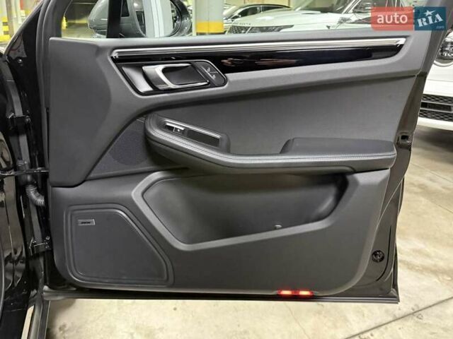 Черный Порше Масан, объемом двигателя 1.98 л и пробегом 23 тыс. км за 67500 $, фото 100 на Automoto.ua