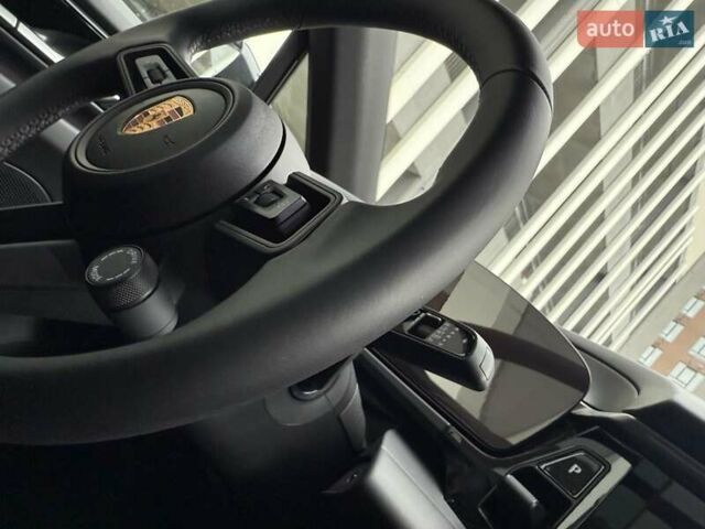 Порше Масан 2024 у Києві на Automoto.ua Чорний Порше Масан, об'ємом двигуна 0 л та пробігом 1 тис. км за 115555 $, фото 32 на Automoto.ua