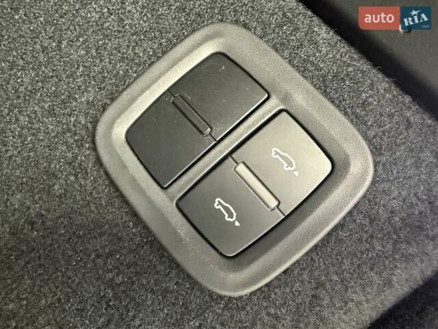 Порше Масан 2024 у Києві на Automoto.ua Чорний Порше Масан, об'ємом двигуна 0 л та пробігом 1 тис. км за 115555 $, фото 1 на Automoto.ua