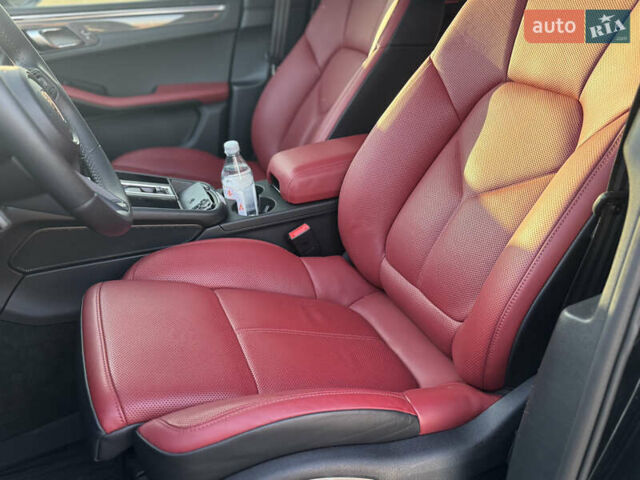 Чорний Порше Масан, об'ємом двигуна 2.89 л та пробігом 12 тис. км за 100000 $, фото 11 на Automoto.ua