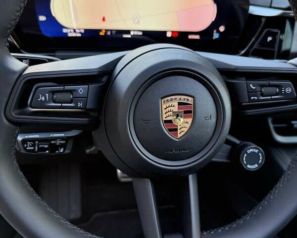 Черный Порше Масан, объемом двигателя 0 л и пробегом 2 тыс. км за 114000 $, фото 18 на Automoto.ua