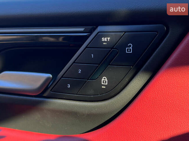 Черный Порше Масан, объемом двигателя 0 л и пробегом 1 тыс. км за 105500 $, фото 19 на Automoto.ua