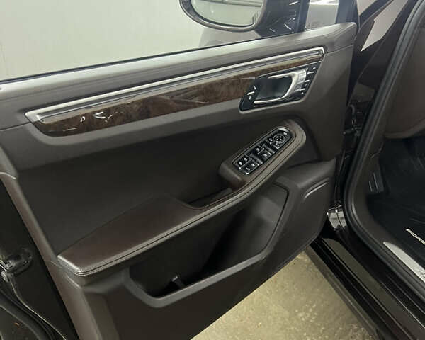 Порше Масан 2016 в Киеве на Automoto.ua Коричневый Порше Масан, объемом двигателя 3 л и пробегом 179 тыс. км за 38500 $, фото 8 на Automoto.ua