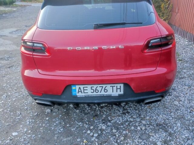 Червоний Порше Масан, об'ємом двигуна 2 л та пробігом 98 тис. км за 30086 $, фото 1 на Automoto.ua