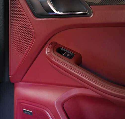 Красный Порше Масан, объемом двигателя 3 л и пробегом 102 тыс. км за 41500 $, фото 29 на Automoto.ua