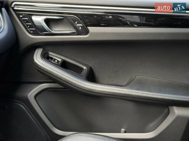 Красный Порше Масан, объемом двигателя 2 л и пробегом 96 тыс. км за 32000 $, фото 26 на Automoto.ua