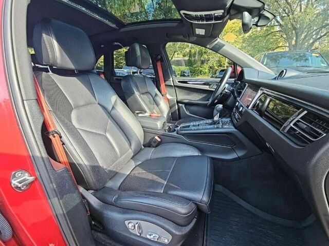Красный Порше Масан, объемом двигателя 0 л и пробегом 90 тыс. км за 37700 $, фото 7 на Automoto.ua