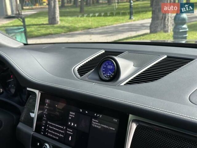 Червоний Порше Масан, об'ємом двигуна 1.98 л та пробігом 45 тис. км за 65000 $, фото 43 на Automoto.ua