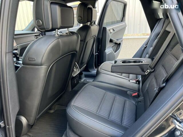 Порше Масан, объемом двигателя 2 л и пробегом 24 тыс. км за 71800 $, фото 28 на Automoto.ua