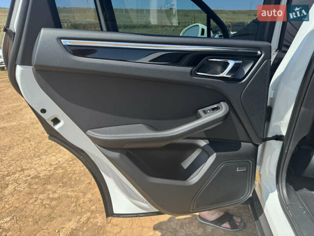 Порше Масан, объемом двигателя 3 л и пробегом 123 тыс. км за 23900 $, фото 6 на Automoto.ua