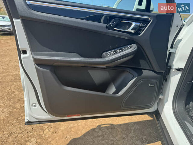 Порше Масан, объемом двигателя 3 л и пробегом 123 тыс. км за 23900 $, фото 4 на Automoto.ua