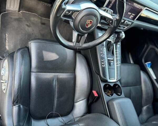 Порше Масан, объемом двигателя 3 л и пробегом 91 тыс. км за 59000 $, фото 3 на Automoto.ua