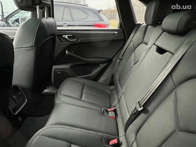 Порше Масан, объемом двигателя 2 л и пробегом 34 тыс. км за 71729 $, фото 4 на Automoto.ua